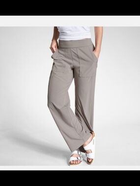 Athleta Gray Lightweight Wide Leg Chelsea Pants Size 14T